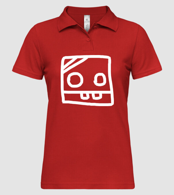 model roșu pe tricou