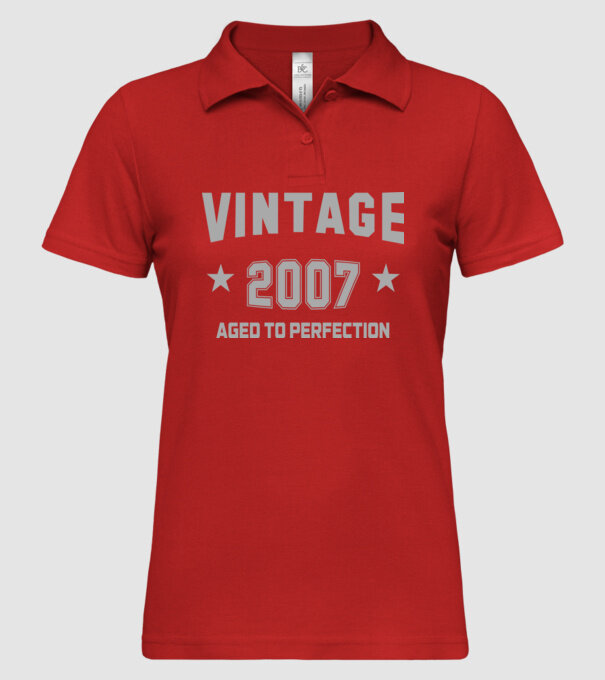 Vintage - 2007 model roșu pe tricou