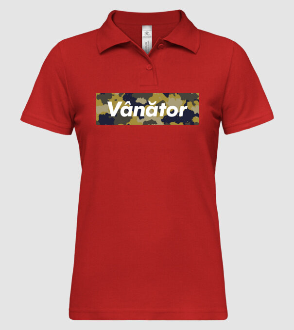 vânător model roșu pe tricou
