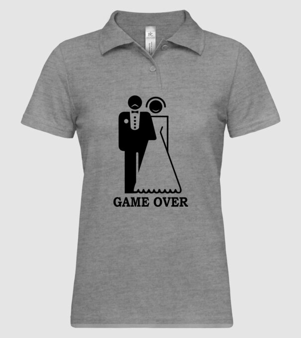 Game over model gri pe tricou