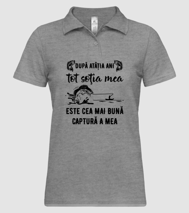 după atâția ani, tot soția mea este cea mai bună captură a mea D9914124 model gri pe tricou