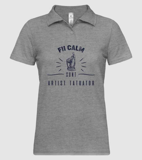 Fii calm, sunt artist tatuator model gri pe tricou