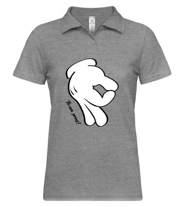  model  pe tricou