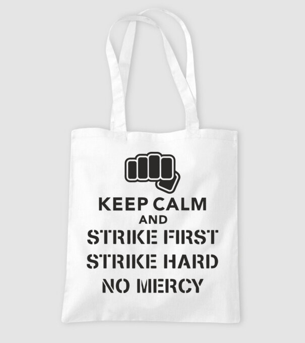 Keep calm and strike first cobra kai model alb pe tricou