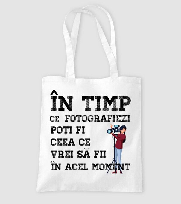 în timp ce fotografiezi poți fi ceea ce vrei să fii - în acel moment model alb pe tricou