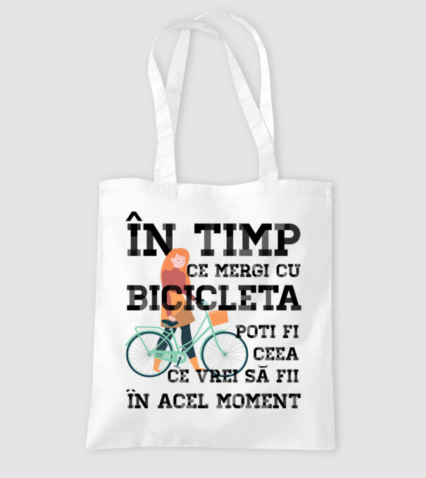 în timp ce mergi cu bicicleta poți fi ceea ce vrei să fii - în acel moment model alb pe tricou