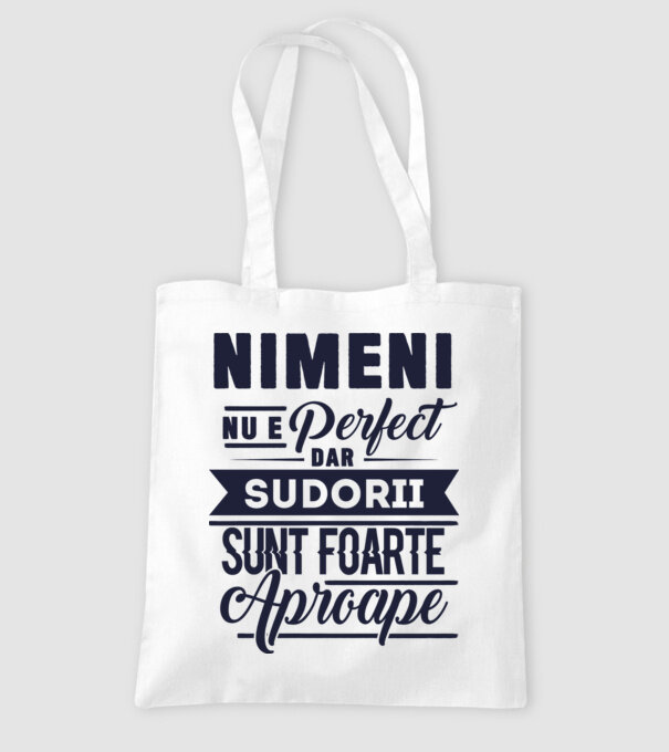 Nimeni nu e perfect, dar sudorii sunt foarte aproape model alb pe tricou