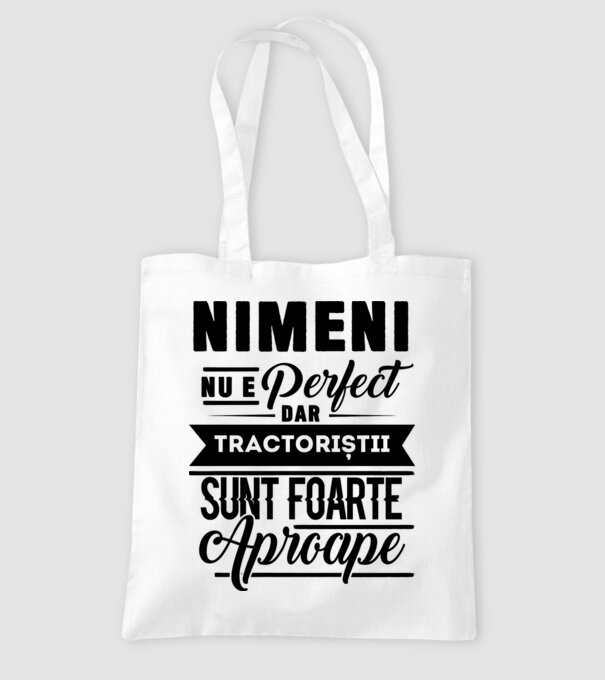 Nimeni nu e perfect, dar tractoriștii sunt foarte aproape model alb pe tricou
