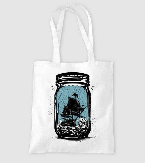 Trapped model alb pe tricou
