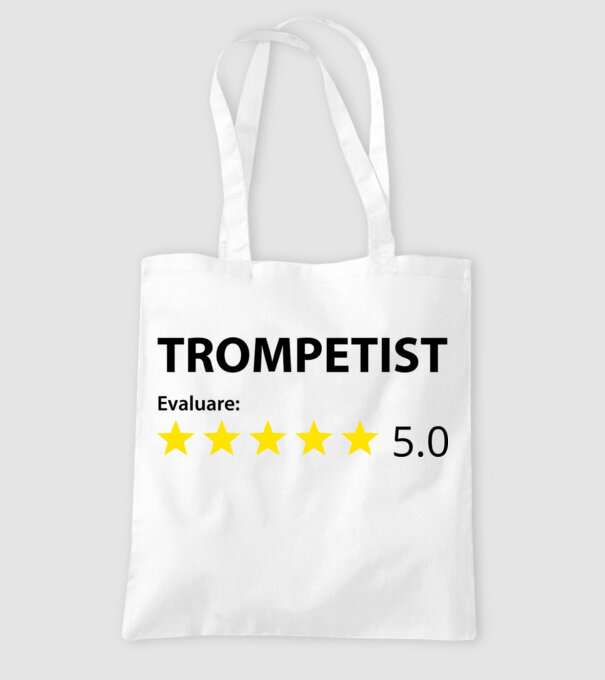 trompetist evaluare model alb pe tricou