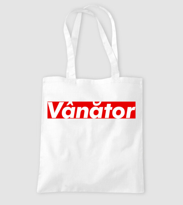 vânător model alb pe tricou