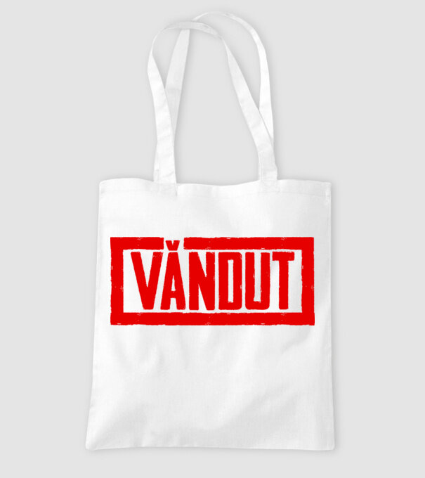 vândut model alb pe tricou