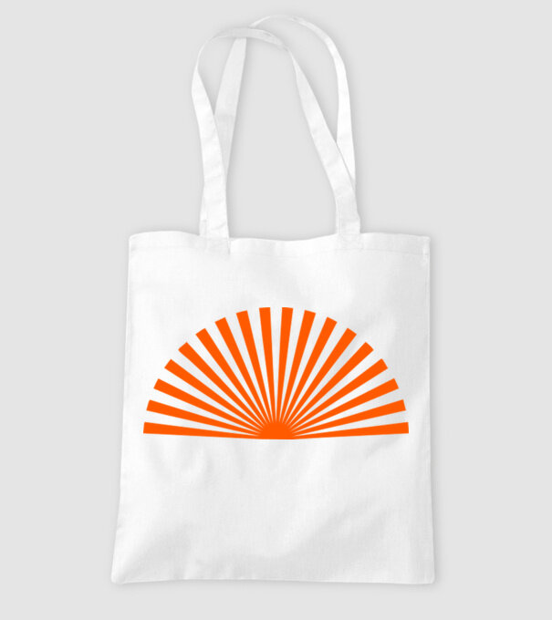 Fond model alb pe tricou