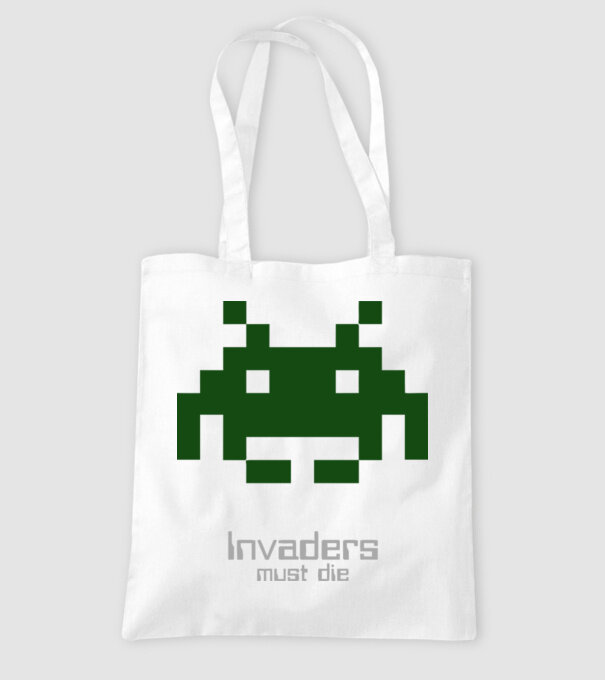 Invaders Must Die model alb pe tricou
