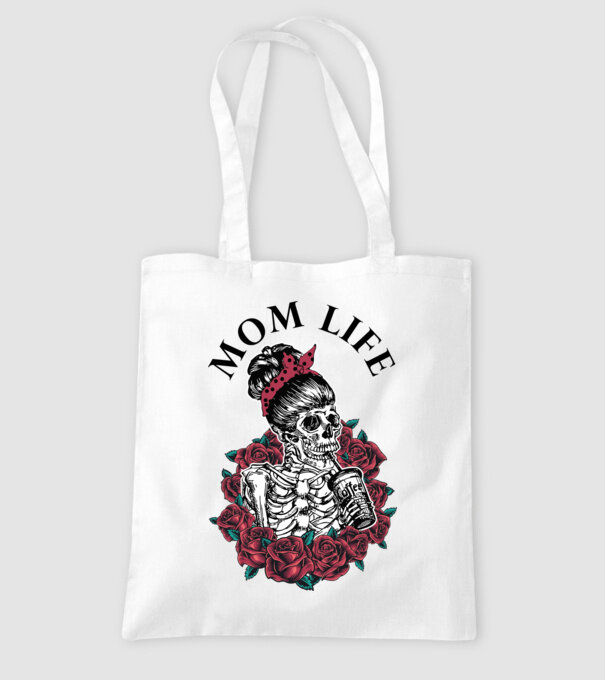 MOMLIFE model alb pe tricou