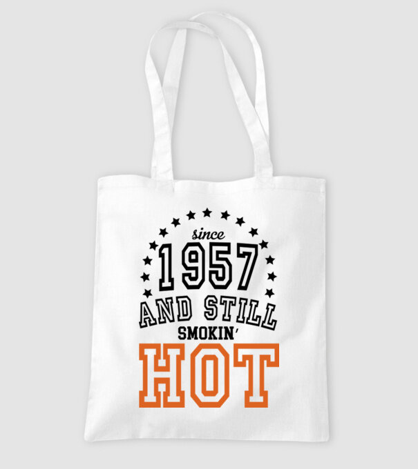 'Since and still smokin'' hot - 1957' model alb pe tricou
