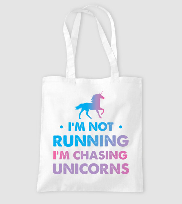 Unicorn Alergare model alb pe tricou