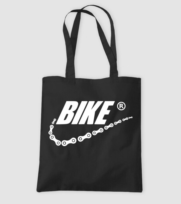 Bike model negru pe tricou