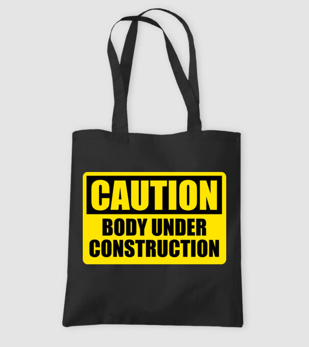 Caution Body Under Construction model negru pe tricou