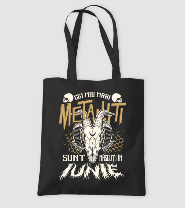 Cei mai mari metaliști sunt născuți în iunie. model negru pe tricou