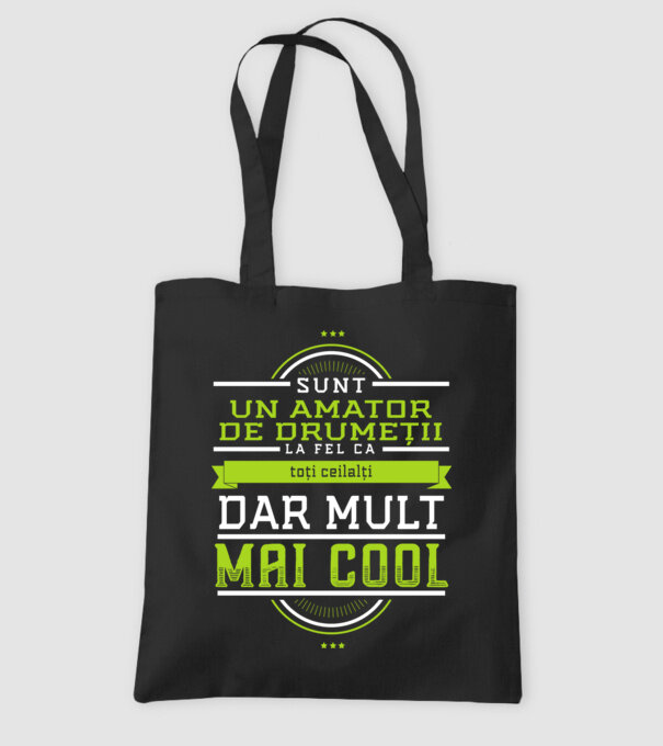 sunt un amator de drumeții, la fel ca toți ceilalți, dar mult mai cool model negru pe tricou