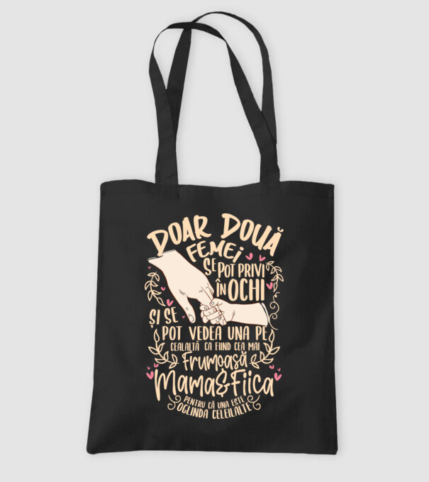 doar două femei se pot privi în ochi și se pot vedea una pe cealaltă ca fiind cea mai frumoasă - mama&fiica - pentru că una este model negru pe tricou