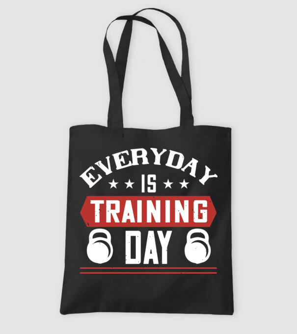 everyday is training day model negru pe tricou