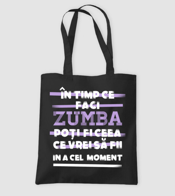 în timp ce faci zumba poți fi ceea ce vrei să fii - în acel moment model negru pe tricou