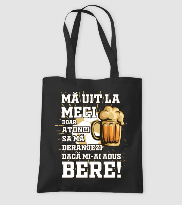 Mă uit la meci model negru pe tricou