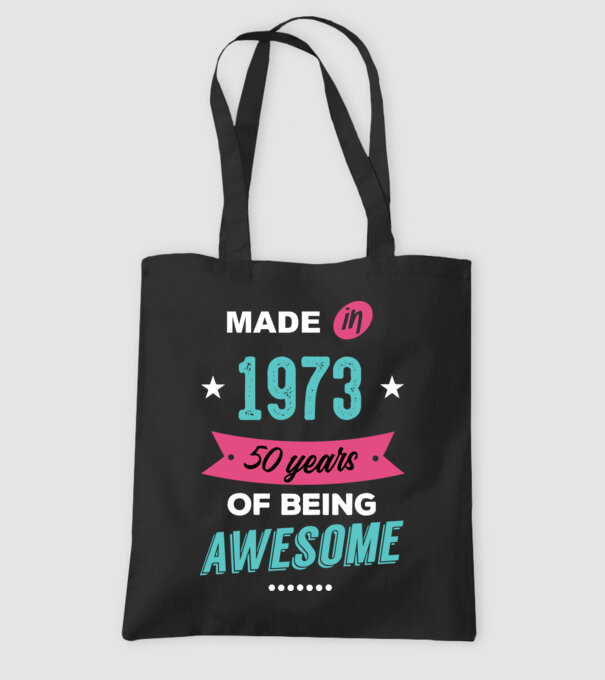 MADE IN 1973 model negru pe tricou