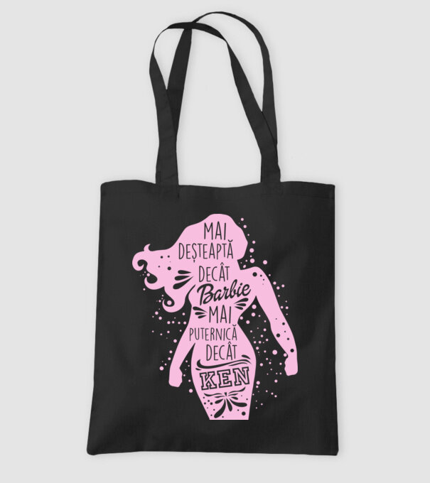 Mai deșteaptă decât Barbie, mai puternică decât Ken model negru pe tricou