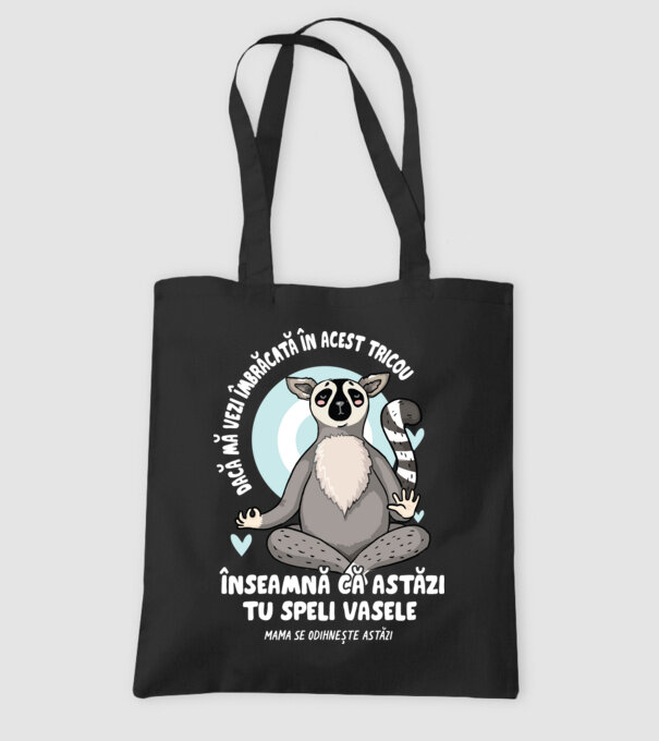 Dacă o vezi îmbrăcată în acest tricou, înseamnă că astăzi tu speli vasele. Mama se odihnește astăzi. model negru pe tricou