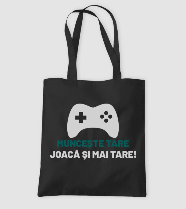 Muncește tare, joacă și mai tare! model negru pe tricou