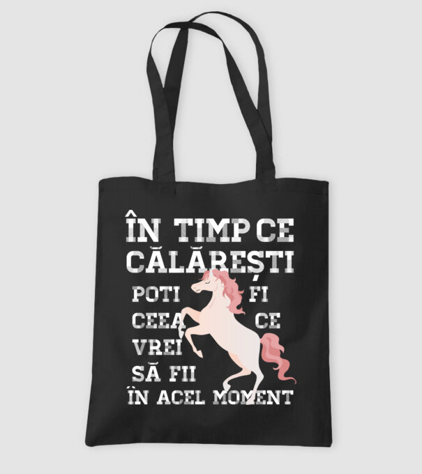 în timp ce călărești poți fi ceea ce vrei să fii - în acel moment model negru pe tricou