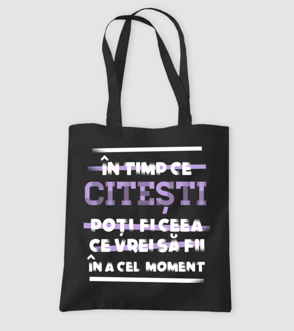 în timp ce citești poți fi ceea ce vrei să fii - în acel moment model negru pe tricou