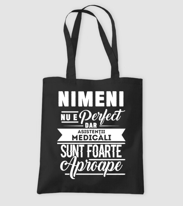 Nimeni nu e perfect, dar asistenții medicali sunt foarte aproape model negru pe tricou