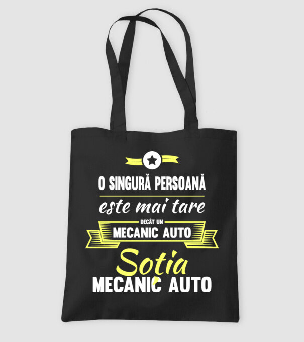 O singură persoană este mai tare decât un mecanic auto, soția mecanicului auto model negru pe tricou