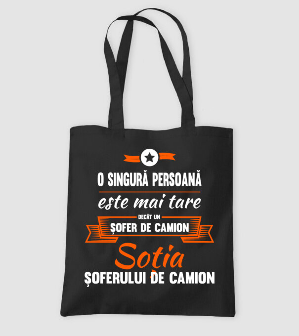 O singură persoană este mai tare decât un șofer de camion, soția șoferului de camion model negru pe tricou