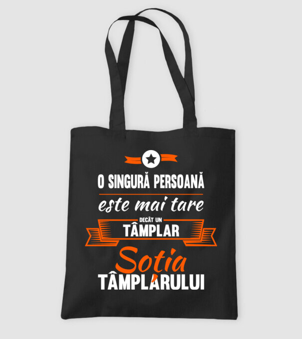 O singură persoană este mai tare decât un tâmplar, soția tâmplarului model negru pe tricou