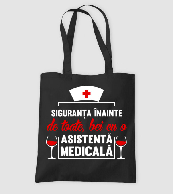Siguranța înainte de toate, bei cu o asistentă medicală model negru pe tricou