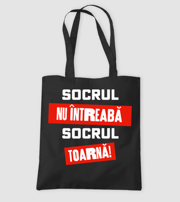 Socrul nu întreabă, socrul toarnă! model negru pe tricou