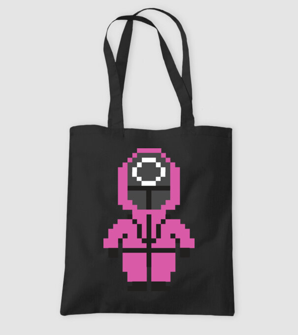 squid game pixel model negru pe tricou