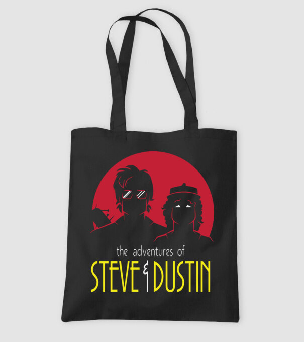 steve and dustin model negru pe tricou