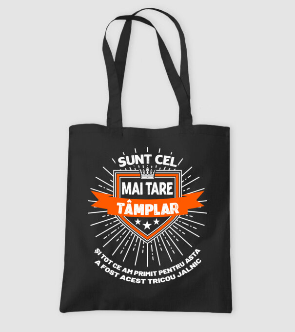 Sunt cel mai tare tâmplar și tot ce am primit pentru asta a fost acest tricou jalnic model negru pe tricou