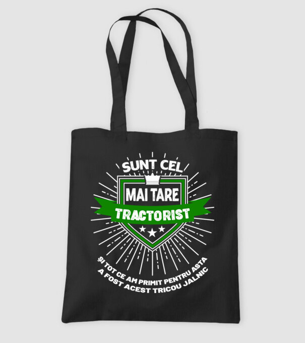 Sunt cel mai tare tractorist și tot ce am primit pentru asta a fost acest tricou jalnic model negru pe tricou