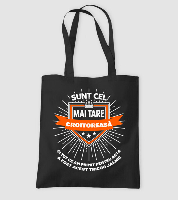 Sunt cea mai tare croitoreasă și tot ce am primit pentru asta a fost acest tricou jalnic model negru pe tricou