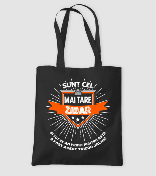 Sunt cel mai tare zidar și tot ce am primit pentru asta a fost acest tricou jalnic model negru pe tricou
