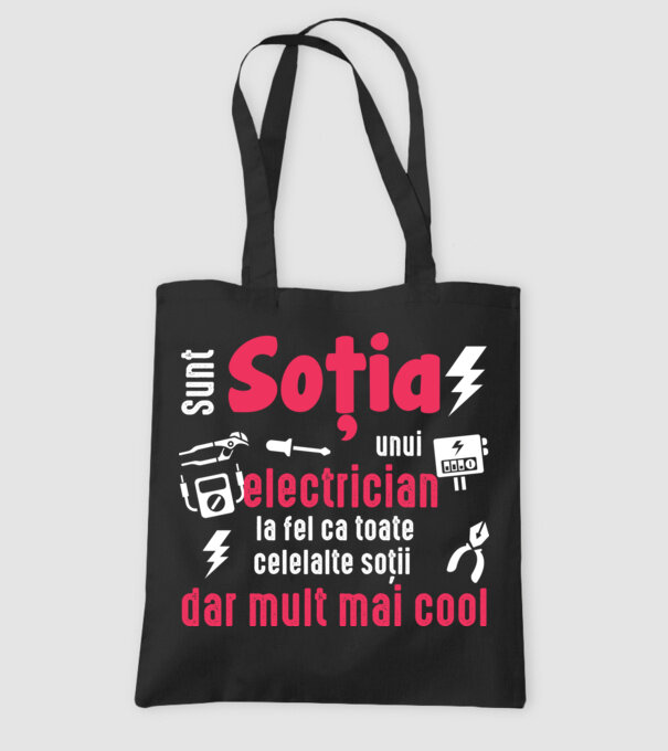 sunt soția unui electrician, la fel ca toate celelalte soții, dar mult mai cool D4337486 model negru pe tricou