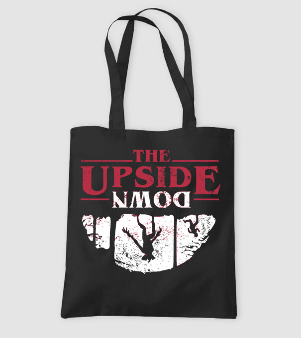 the upside down logo model negru pe tricou