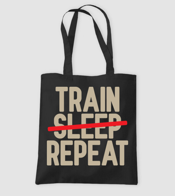 Train repeat model negru pe tricou